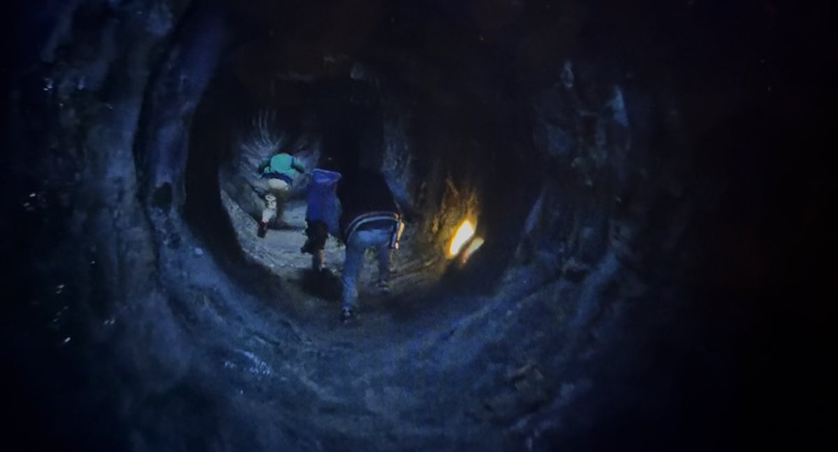 izzybeingfunny's tweet photo. Being so incredibly normal that there is 3 people in this tunnel when the trailer only shows 2 at any point did someone say max mayfield #StrangerThings5 https://t.co/RZHmj16GzF