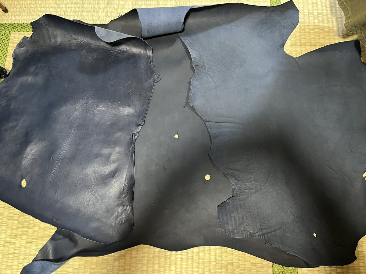 Yun_Dittago's tweet photo. このパリッとタイプ少しブラック気味なネイビー(藍色みたいな)で、すごく色味も発色も良くて個人的にすごい好み！！ https://t.co/TNnYk9eu1e