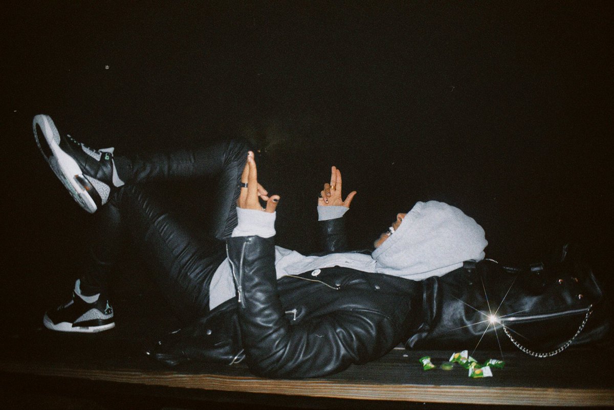lord_darrin's tweet photo. J’s on wood, I got these J’s from my…wouldn’t you like to know 💀🖤#Omertà https://t.co/q9KDwFfBFd