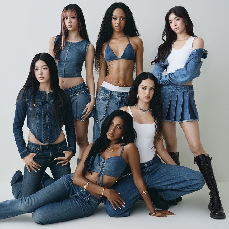 JEAANS2's tweet photo. JEANS_  CHARLIE`S ANGELS 🪽

DEBUT ALBUM _ 13/02/30 👖

SHOP: https://t.co/Mv8M8Zk1hQ https://t.co/NJ9nBqSLPY