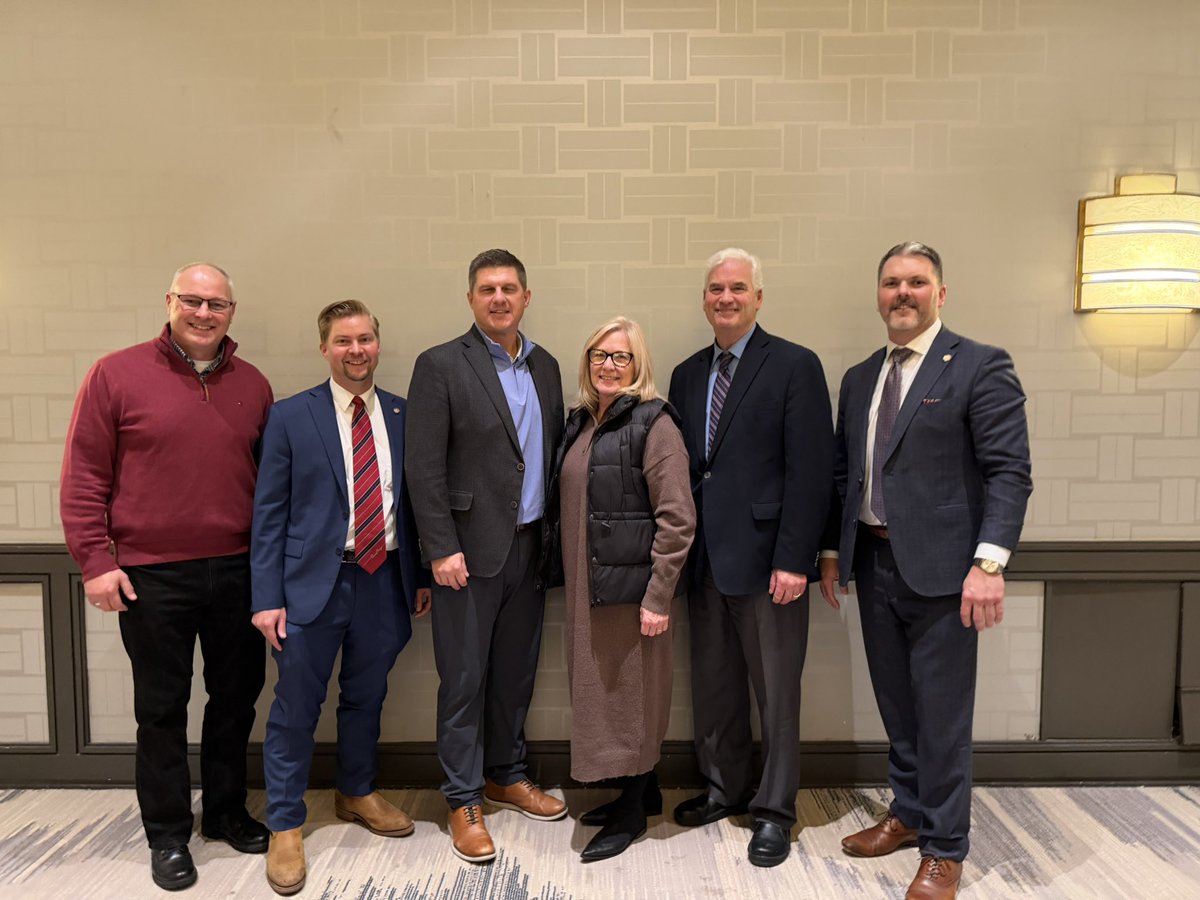 HarryNiska's tweet image. What an event with the @MNSenateVictory &amp;amp; @MNHRCC! Thank you to @tomemmer, @FischbachMN7, @PeteStauber, and @BradFinstad for your amazing support! Minnesota Republicans are focused and ready to win in 2026!