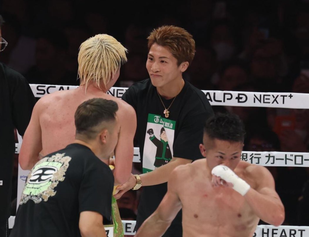 C7cSmn777's tweet photo. 那須川天心との抱擁もグッとくるし
拓真が無事に勝って
安堵の表情を浮かべる井上尚弥みて
兄弟って最高だなって思った https://t.co/xviIrbCw24