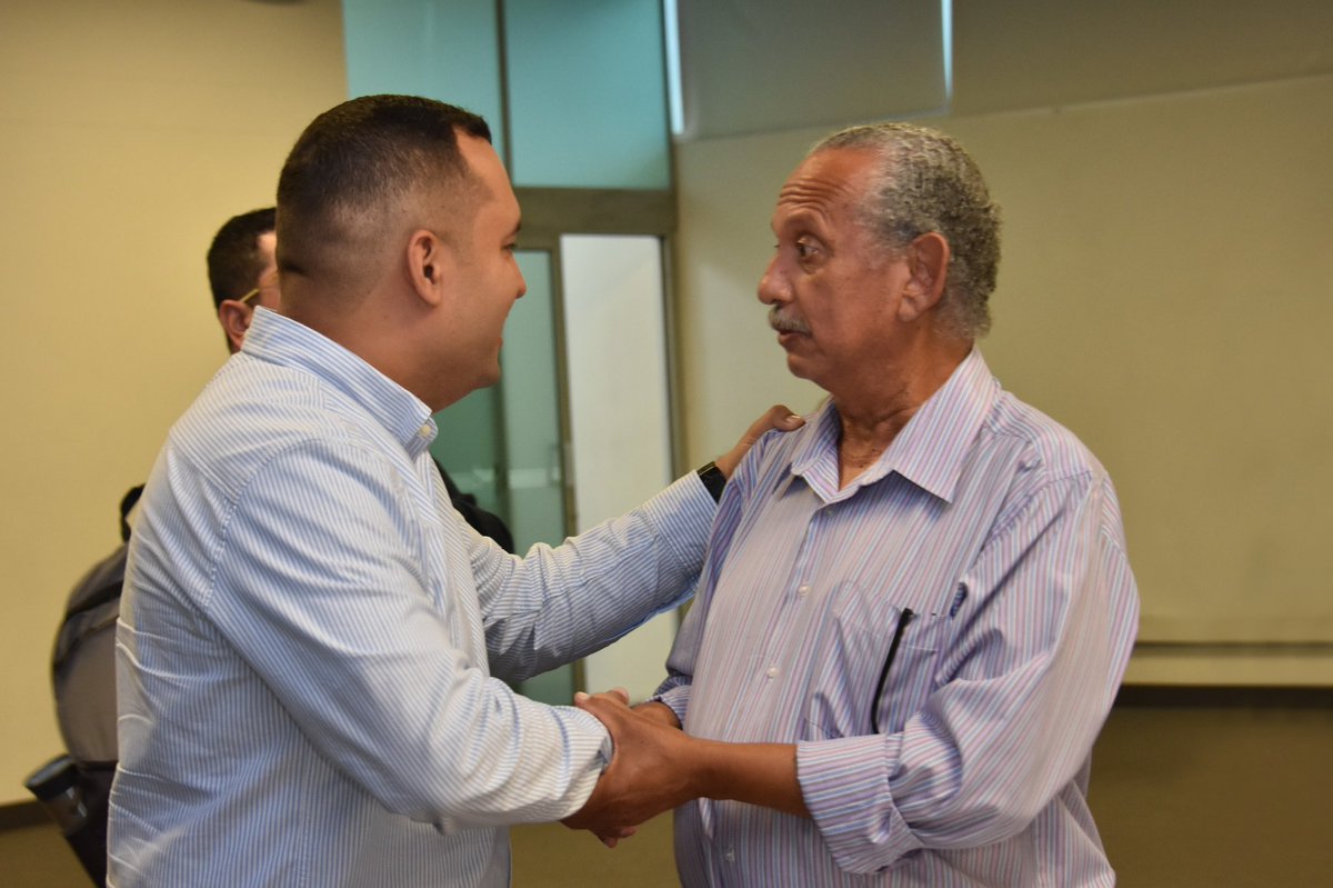 DanielRestrepoC's tweet image. Gracias a la familia Pabón Ortiz y a todos sus amigos por el respaldo decidido y por abrirnos las puertas con tanta generosidad. Compartir este espacio con ustedes nos llena de energía y nos motiva a seguir trabajando con compromiso por la comunidad y por el desarrollo de Itagüí.