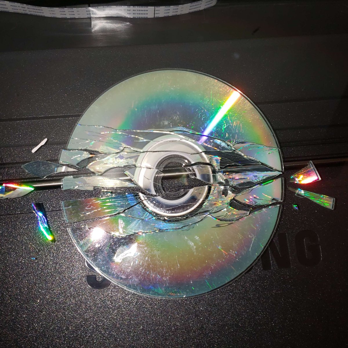 soundtrack_to_the_END.mp3
///////////////////////////////////////////
"u heard about the world ending??"
\\\\\\\\\\\\\\\\\\\\\\\\\\\\
AVAILABLE ON SC, BC, YT