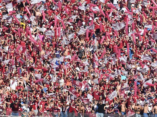 La historia recordará que el 22 de noviembre de 2025, 15.000 almas granates hicieron vibrar Asunción al grito de ¡Dale, campeón! 🇱🇻