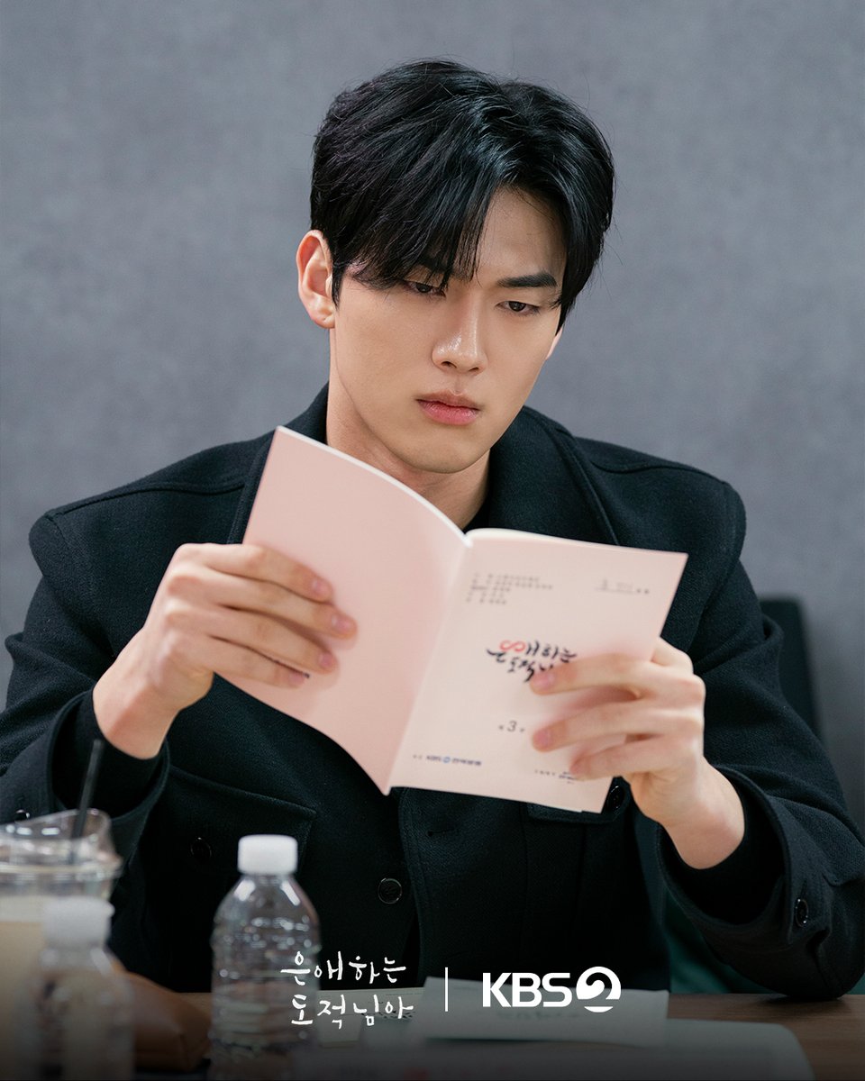 KBS_drama's tweet image. [#은애하는도적님아] [📸]

갑차기스러운데 [은애하는 도적님아] 대본리딩 현장 보여줘도 돼?💘

KBS 2TV 새 토일 미니시리즈 [은애하는 도적님아]
2026년 1월 3일 (토) 밤 9시 20분 첫 방송

#KBS #KBSDRAMA #KDRAMA #은애하는도적님아 #ToMyBelovedThief #남지현 #문상민 #Namjihyun #Moonsangmin