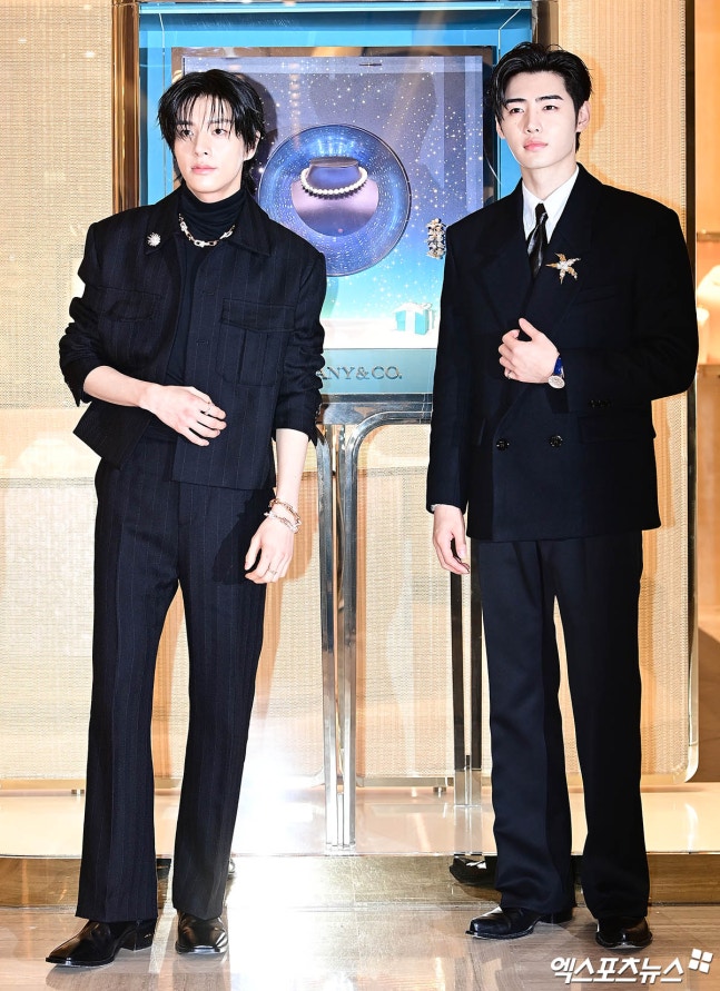 amesoeur_02's tweet image. drop tags for jakehoon! 

STARSTRUCK BY JAKEHOON
#JAKEHOONxTiffanyAndCo
#TiffanyDreamsJAKEHOON
#JAKE #SUNGHOON @ENHYPEN_members