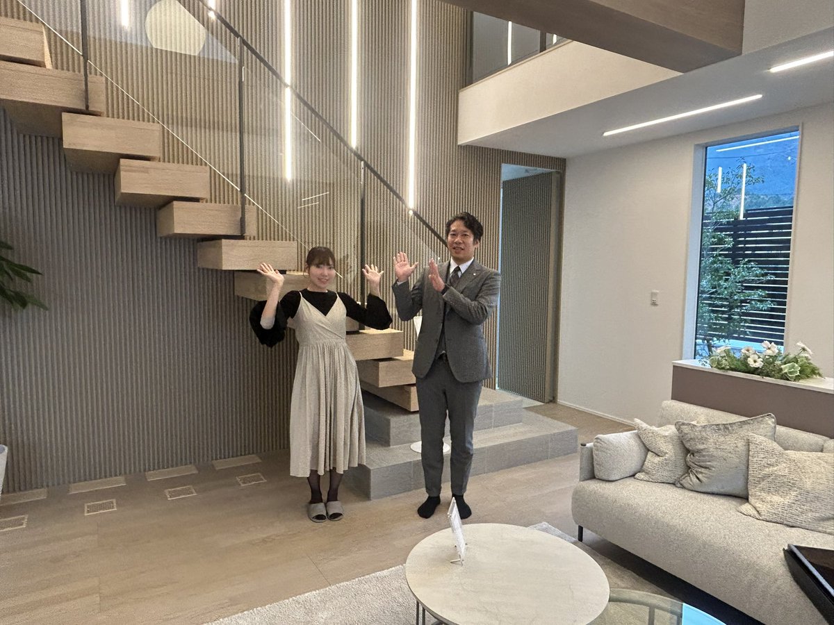 WASABI1404's tweet image. スパイススクーピー🚙

御殿場市のSBSマイホームセンター内
&quot;セキスイハイム東海株式会社&quot;の
「御殿場パルフェ展示場」より井上店長と
お届けしました🏠✨

12/6、7にグランドオープン❗️
2階建てのフレンチクラシックな内装☕️✨
オープンイベントもあるのでHPから見学予約を🙌

#WASABI
#なみへい