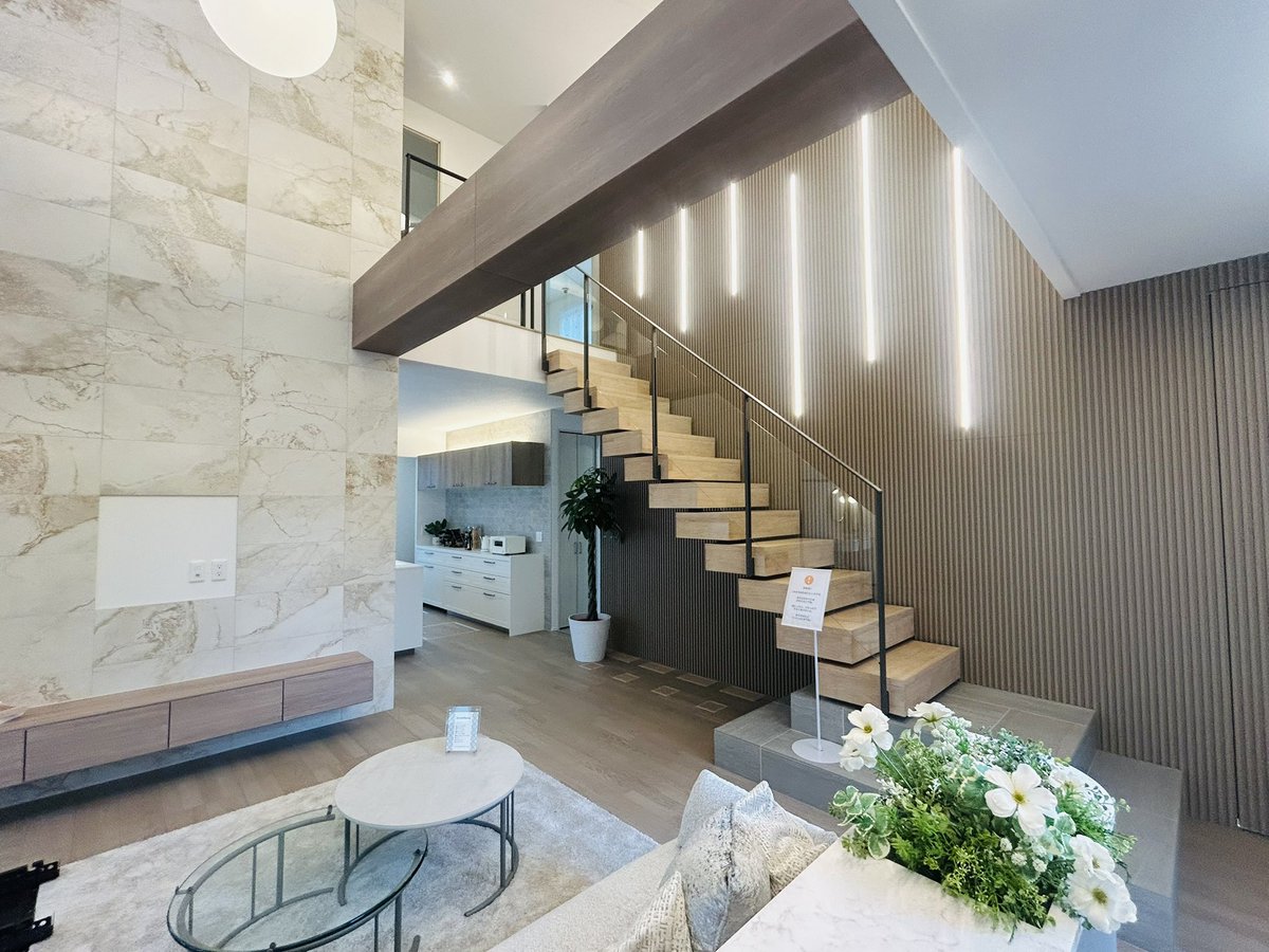 WASABI1404's tweet image. スパイススクーピー🚙

御殿場市のSBSマイホームセンター内
&quot;セキスイハイム東海株式会社&quot;の
「御殿場パルフェ展示場」より井上店長と
お届けしました🏠✨

12/6、7にグランドオープン❗️
2階建てのフレンチクラシックな内装☕️✨
オープンイベントもあるのでHPから見学予約を🙌

#WASABI
#なみへい