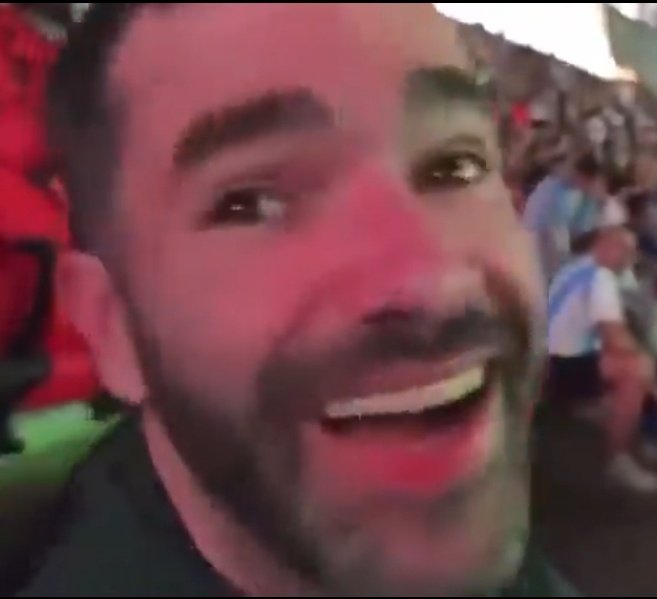 lucysolfa's tweet image. La vida cuando pasa Boca y River no.