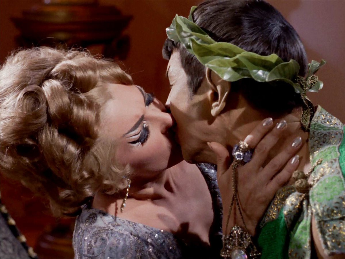 Stonefree63's tweet image. 🎙- #AllStarTrek #TOS 📺 But they never said nothing about this kiss 💋 which was both inner-species and interracial 😱🤣♊️😈🎭
🖖