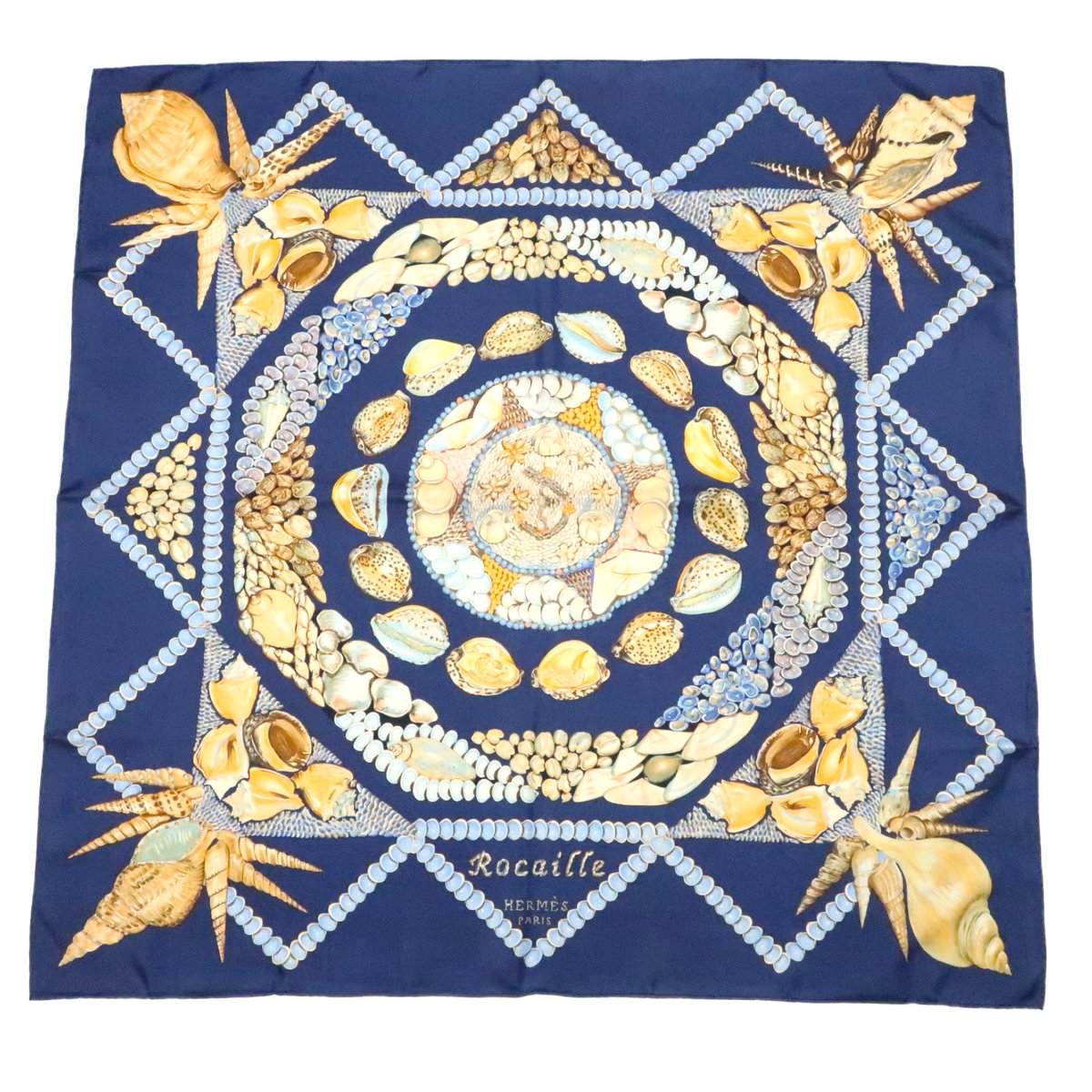 本日、エルメスのスカーフが入荷しました🎉 色んな形の貝殻です🐚🐚🐚🐚