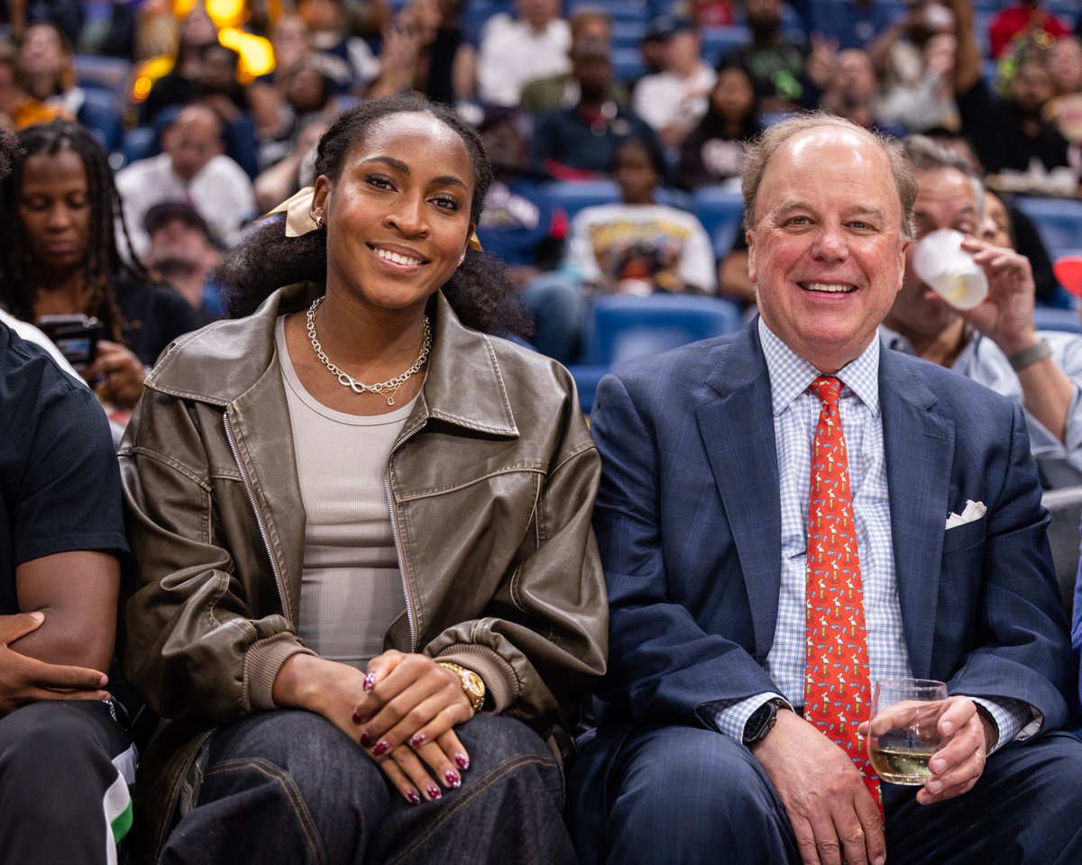 The Queen herself, @CocoGauff 🎾 🏆in the building alongside New Orleans own Bill Hines!!

#Pelicans | @WTA 