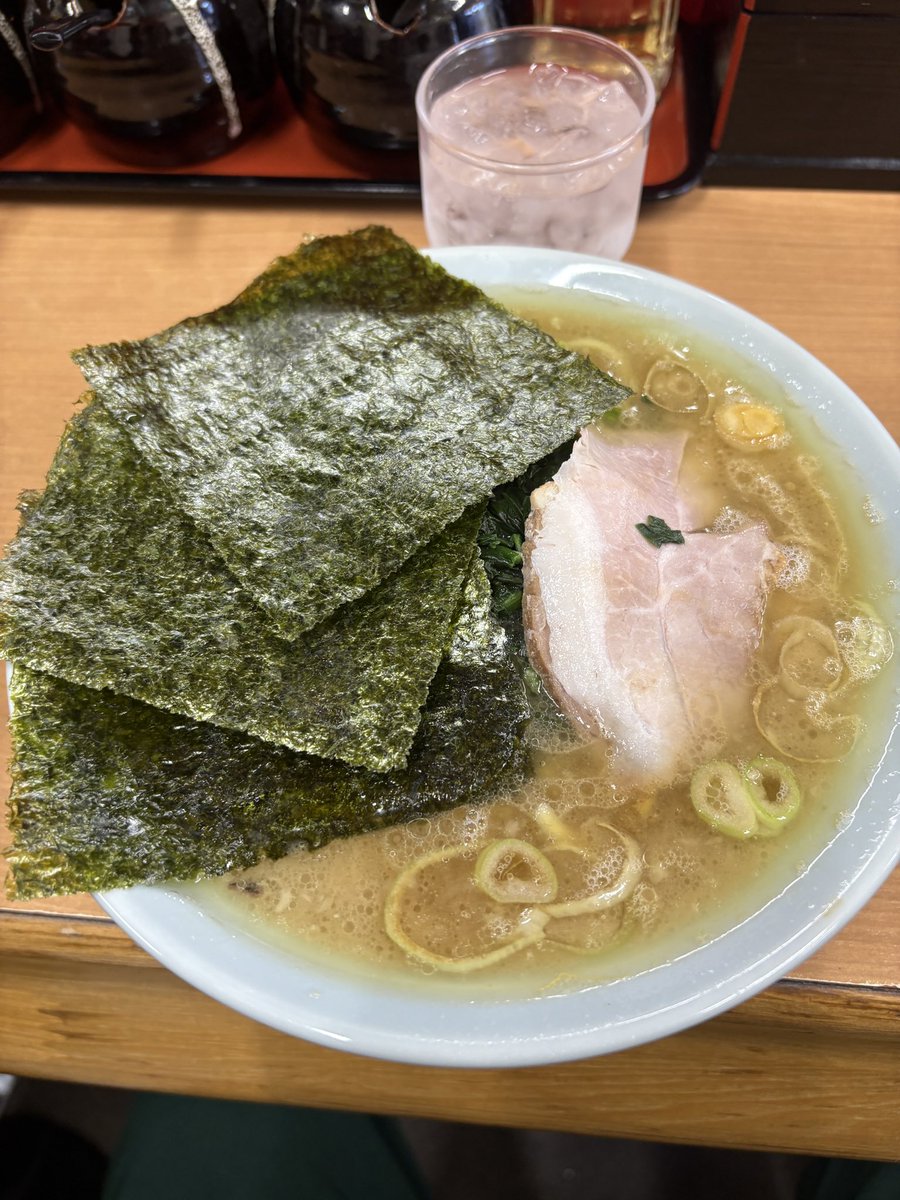 jindouya's tweet image. 本日のフォローサービスは
「薬味ネギ」or｢キクラゲ｣

個数限定ゆでたまごあります🥚

必ずフォロー画面を先にご提示下さい

色々ボタン変更しております🙇‍♂️

昨日は千葉家さん末広家さんにスタッフと行きました🍜
どちらも最高でした☺️

本日からも宜しくお願い致します🙏