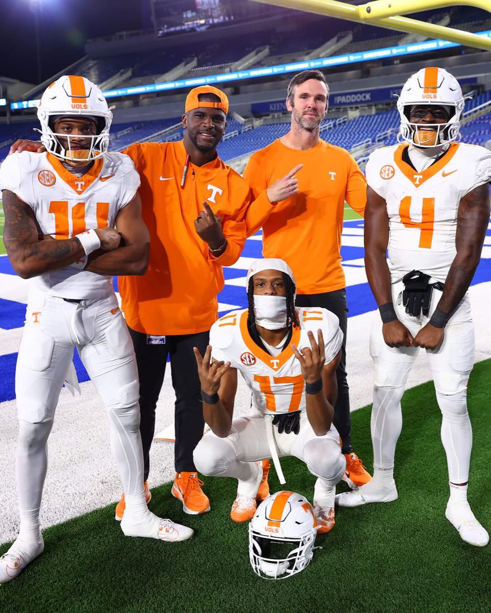 VolScoops's tweet image. HISTORY MADE 🔥 

With Mike Matthews surpassing 700 yards on the season vs Florida, the Vols have three receivers with more than 700 yards in the same season for the first time in program history

#GBO 🍊