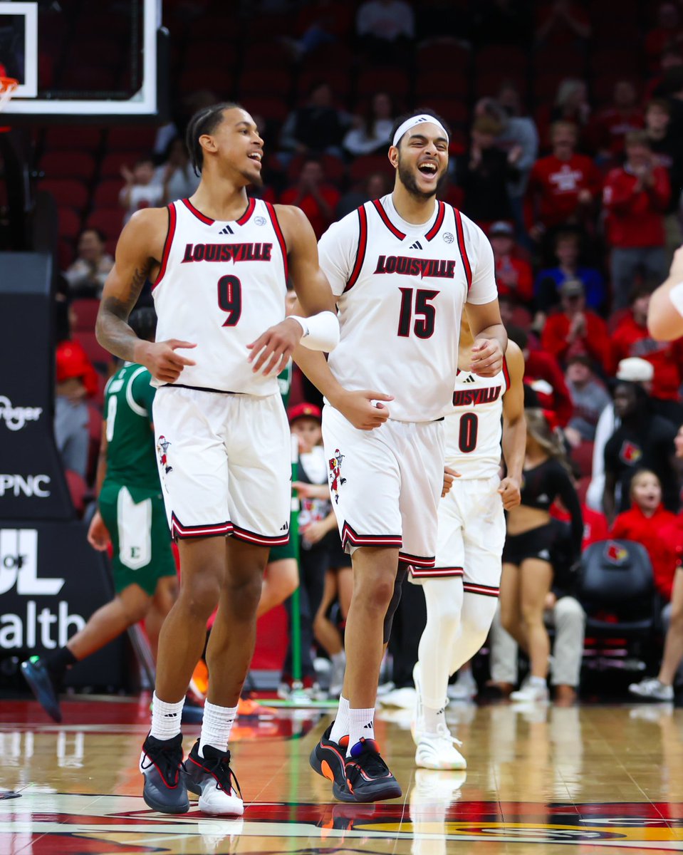 LouisvilleMBB's tweet image. 3:51 2H | UofL 77, EMU 40

Were those Aly Khalifa chants we heard???

The big man has 11 points, 6 rebounds and 5 assists

#GoCards
