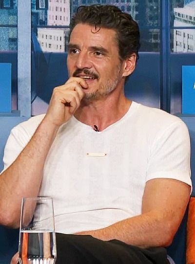 P4SCALexe's tweet image. he pisses me off he looks so good