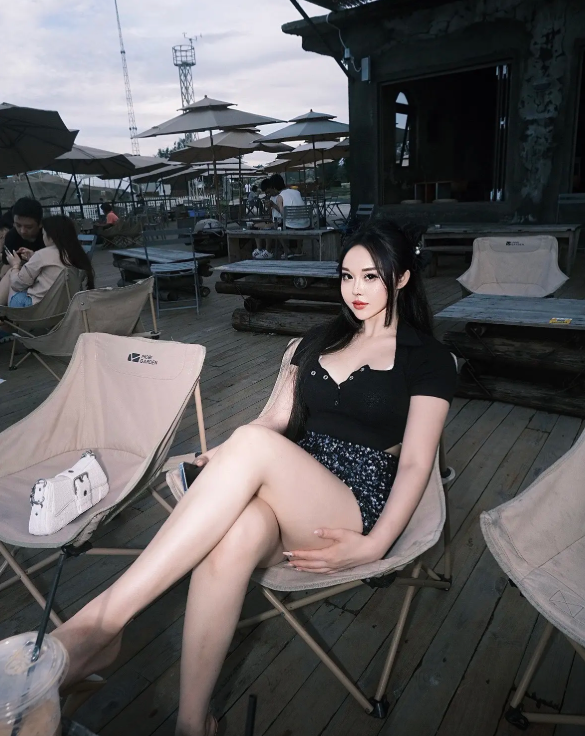 Misou96k's tweet photo. 지난 사진 너무 즐거웠는뎅
#부부 #커플 #부커 #건오 #스타킹 #이디자 #관클 #초대남 https://t.co/3SCAXULds5