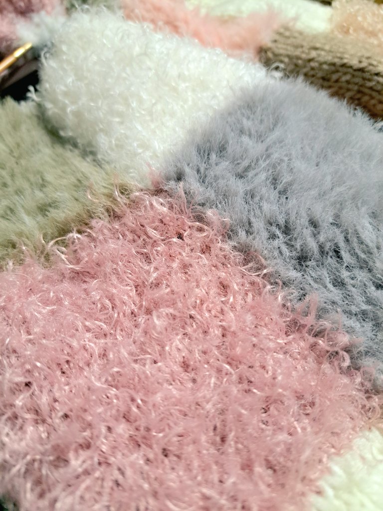 netarou_amuamu's tweet image. 毛足が長く編む時大変な毛糸
編み地になったら目が分からず
すっごい綺麗に見えて嬉しい🥹💖