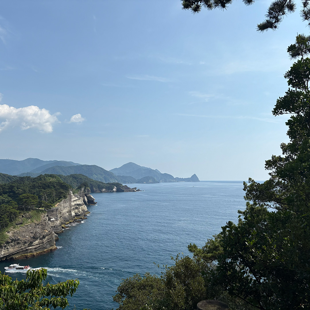 prop_bunka's tweet image. 【おすすめCOLUMN】
🌊 伊豆の日帰り旅行で感じた、自然と友だちとの時間の大切さ → prop-bunka.com/column/2025/10…
🌱 地球に優しい可愛いエコバッグで、BAGGUや台湾「忘れ袋」をおしゃれに楽しむ →prop-bunka.com/column/2025/10…

#文化服装学院 #文化生 #PROP #文化のリアル #COLUMN