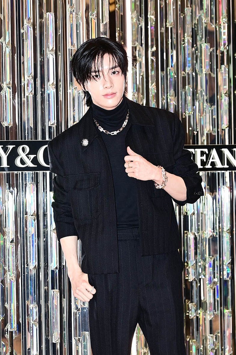 JAKE AND SUNGHOON attended a photocall for Tiffany &amp; Co held at the Shinsegae Department Store Gangnam 

<a href="/ENHYPEN/">ENHYPEN OFFICIAL</a> #ENHYPEN #JAKE #SUNGHOON