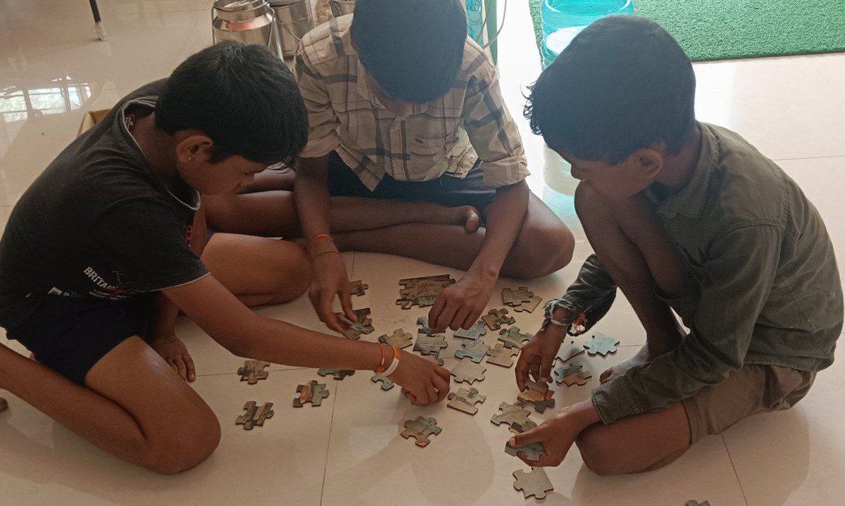 readingkafka's tweet image. For rural communities, public libraries are not only static repositories of books. They are spaces for active, creative, and collaborative learning.🌷🌿📚🕊️#kidsinlibraries