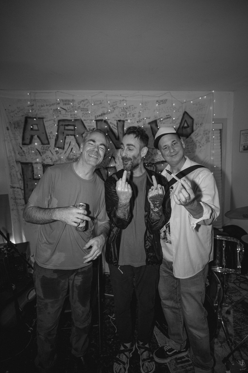 Reilly’s Bad Photos tweet media