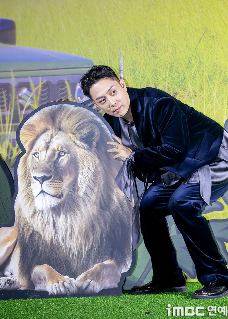 [포토] 은지원, 당찬 초딩 파이팅 
#케나간세끼 #ThreeIdiotsinKenya #은지원 #EunJiwon 
#넷플릭스 #Netflix #넷플예능 #제작발표회_251125 [iMBC 연예]

가수 은지원이 25일 오전 서울 용산CGV에서 열린 넷플릭스 오리지널 예능 ‘케냐 간 세끼’ 제작발표회에 참석해 포즈를 취하고 있다.

⬇️고화질