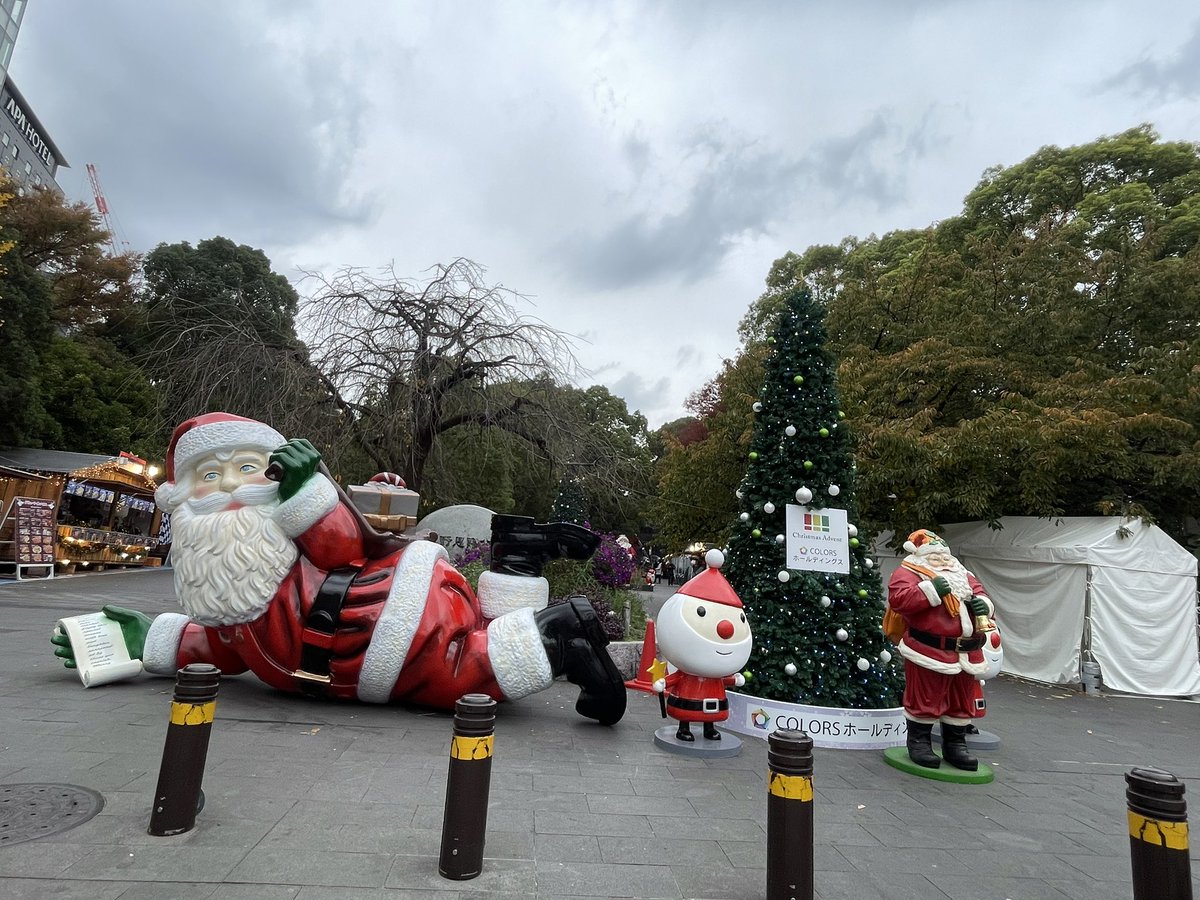 本日は上野公園 袴腰広場❣️12:30〜出演🎻 JR不忍口から近かったです✨️