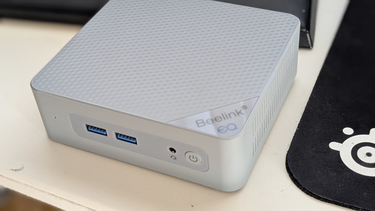 pcsfield's tweet photo. ミニPC Beelink EQ12 Pro を2024年に購入して現在まで自宅サーバーとして常時稼働。

最近になってカラカラとCPU冷却ファンから異音が出るようになったのでアリエクで注文した冷却ファンと交換してみました。

#server https://t.co/YsknLCSjMF