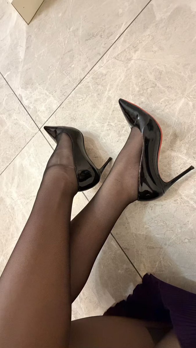 du900218's tweet photo. 好看吗？

#丝袜 #美腿 #人妻 #人妻日常 #少妇 #少妇熟妇 #熟女 #高跟鞋 https://t.co/ZDX84G6FPU
