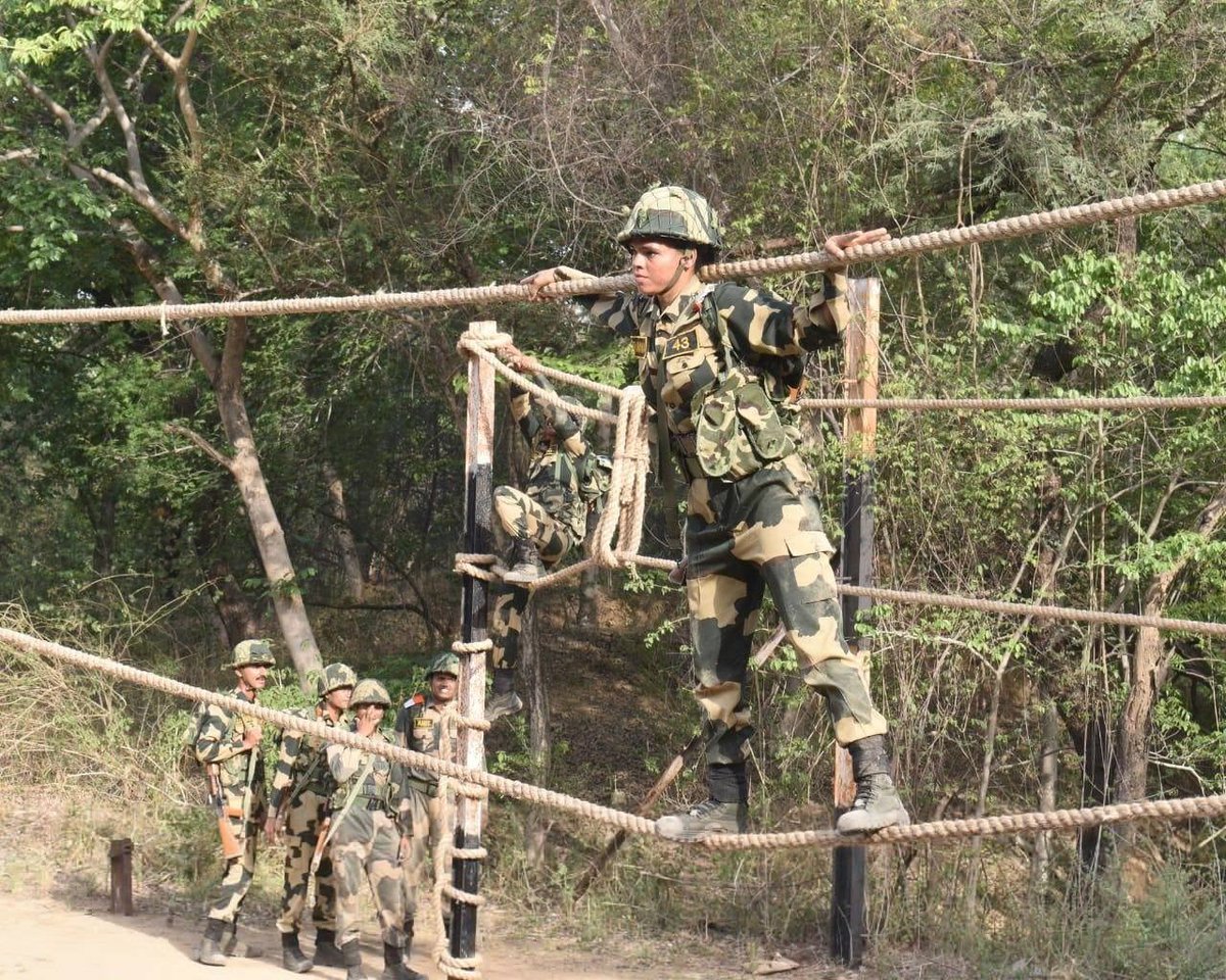 BSF_Rajasthan's tweet image. &quot;𝐈𝐧 𝐞𝐯𝐞𝐫𝐲 𝐬𝐭𝐚𝐧𝐜𝐞, 𝐢𝐧 𝐞𝐯𝐞𝐫𝐲 𝐬𝐭𝐫𝐢𝐝𝐞,
𝐛𝐚𝐥𝐚𝐧𝐜𝐞 𝐤𝐞𝐞𝐩𝐬 𝐭𝐡𝐞 𝐰𝐚𝐫𝐫𝐢𝐨𝐫’𝐬 𝐩𝐫𝐢𝐝𝐞.&quot;

#BSFRajasthan
#FirstLineofDefence