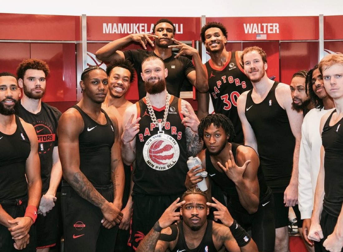 THE RAPTORS HAVE WON 8 STRAIGHT GAMES. 🔥🔥🔥🔥

Toronto is now 12-1 over the last 13 games — This team is ELITE.