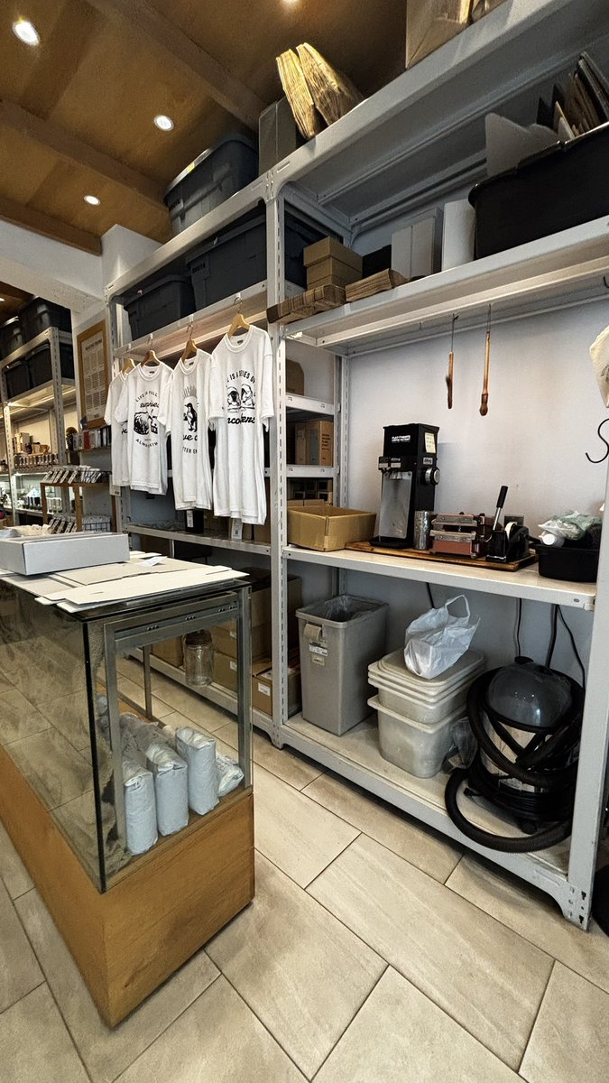 7oI5oW7wcl35301's tweet photo. 牧さんが行ってたコーヒー屋さん
行ってきた♡
#FLATWHITECOFFEEFACTORY https://t.co/oKT4MHLUen