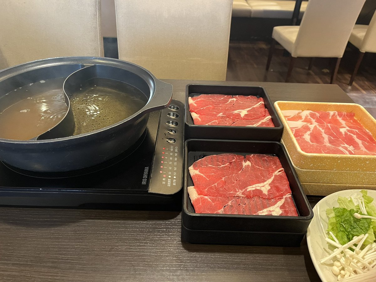 rabbit_ngr's tweet image. しゃぶしゃぶ食べ放題✨️