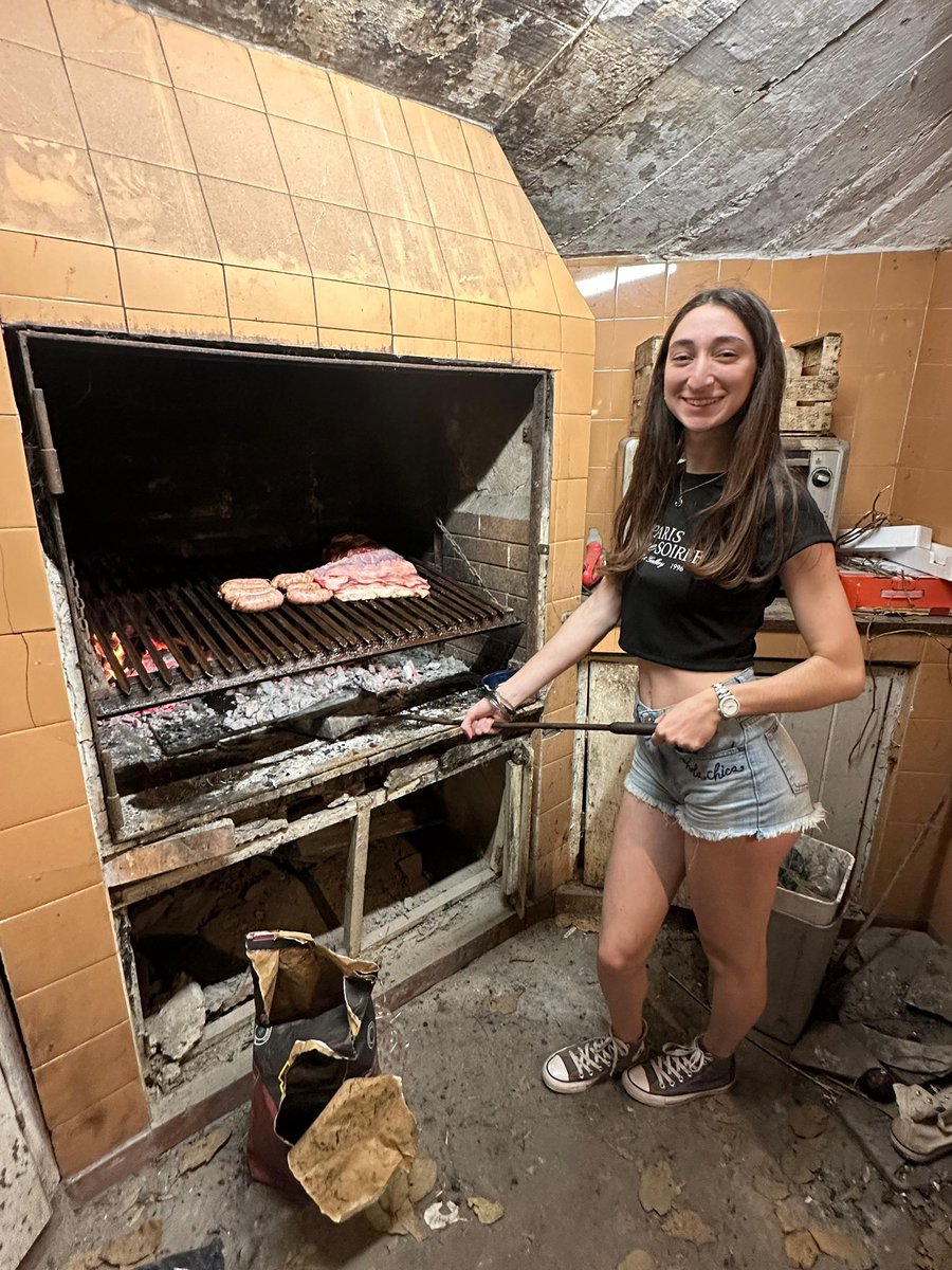 sofilopiccolo's tweet image. Siempre asado, nunca polenta