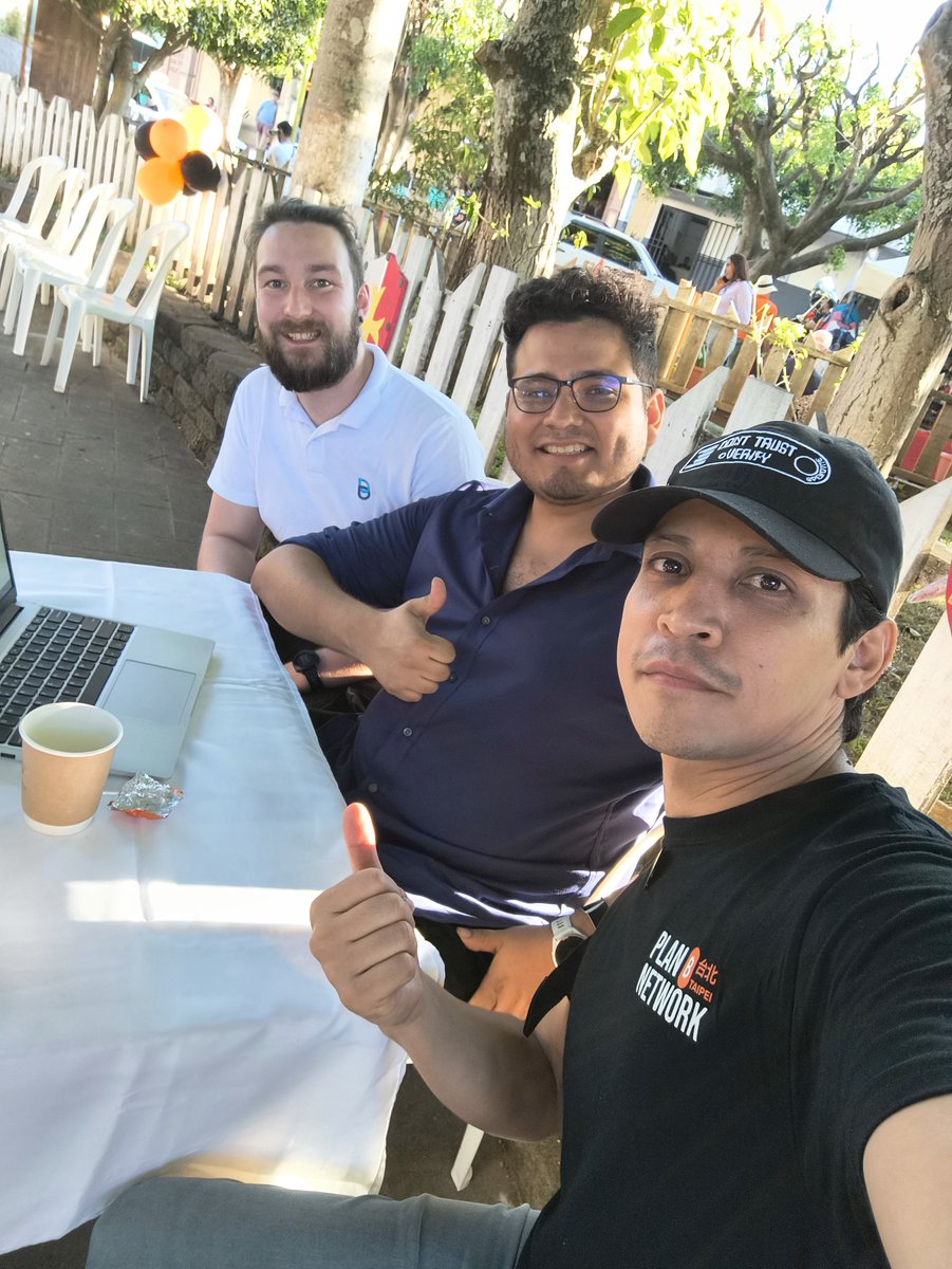 PupusasG's tweet image. We also had a meeting at Berlin main Plaza 🙌 because we&apos;re cooking 🇸🇻
👇

@beBOPcommunity
@planb_network
@NodeNationSV
If you want to setup your own store using be-Bop just go to PlanB.Academy self custody and you can connect it to your PhoeniXD or Btcpayserver