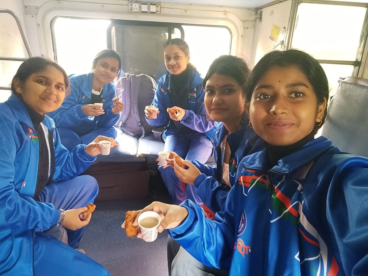 MaldaNss's tweet photo. During Train Journey... Malda Town to Anand Vihar
#adventure Camp
#Pirdi
#RiverRafting https://t.co/Z3mVnkJQ3J