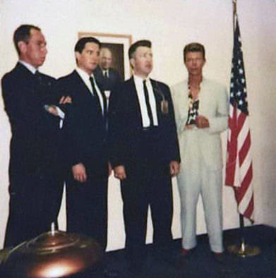 horrormusicals's tweet image. THIS PHOTO IM FUCKING HEGHSHSHSJS