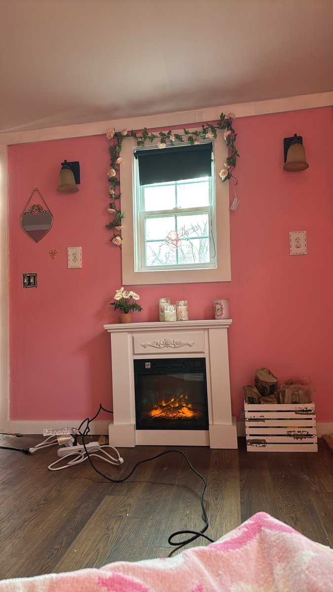 scream_it's tweet image. My library is almost done