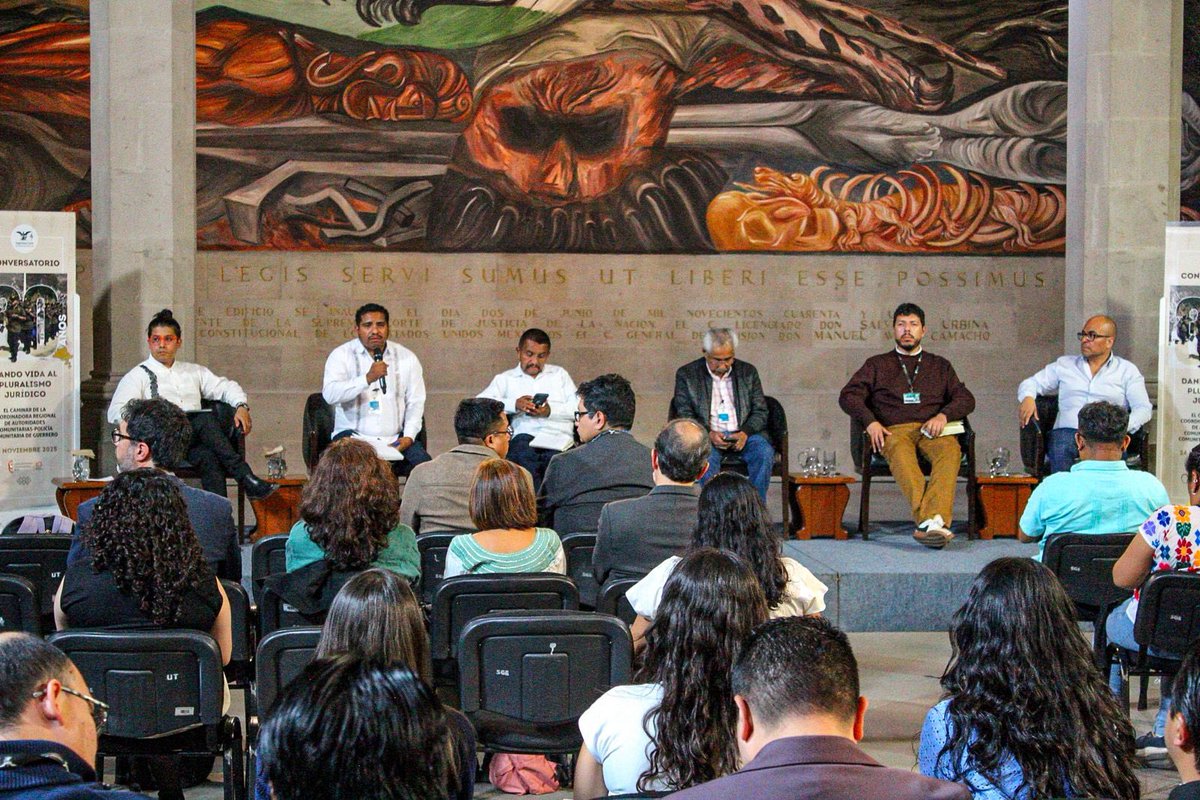 🌀En las mesas de diálogo por los 30 años de la CRAC-PC se recordó que son sujetos de derecho público y que su justicia no es “alternativa”, sino derecho indígena con toda su fuerza y legitimidad. 
Destacaron los procesos de reeducación y justicia de la CRAC-PC para toda justicia