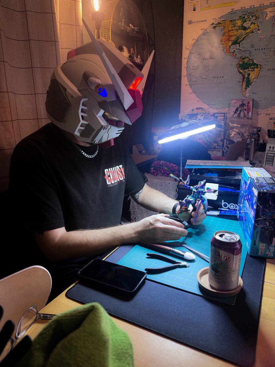 RevRobbyRay's tweet image. A very normal and cool thing to do.

#gundam
#gunpla