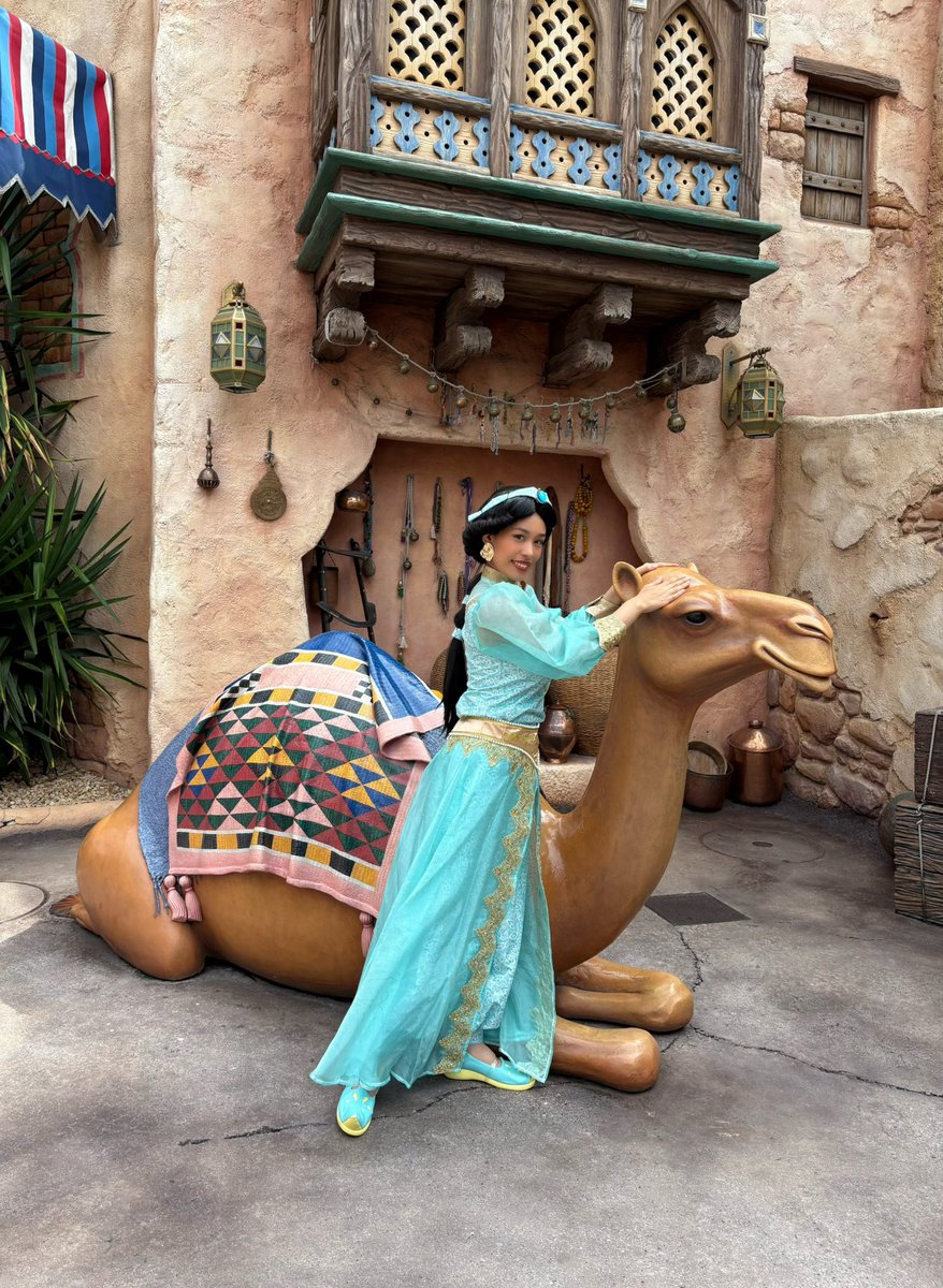 hgwt_hm's tweet image. 私の1番大好きなディズニー作品🥹✨

エキゾチックな世界観・素敵な名曲たち・つい見惚れてしまう映像美…
そして何よりジャスミンという凜としていて優しい素敵な女の子に出会わせてくれた作品。
これからもずっと愛します🩵🕌🧞‍♂️

#アラジンスクリーンデビュー
#Aladdinscreendebut 
#Dハロ仮装