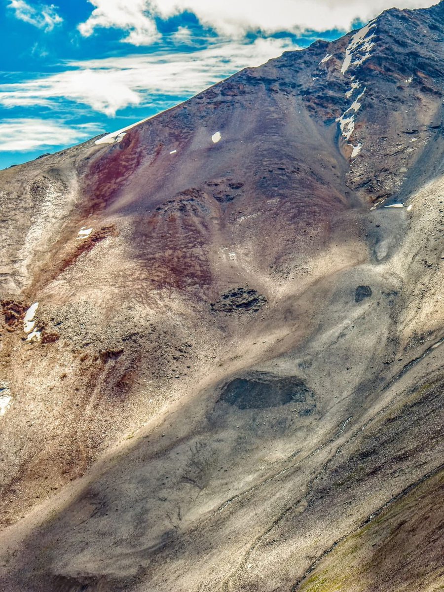Vic_k_ey's tweet image. Experiencing the other planet... 

#GoodMorning 🌄🍀🐦#Pals 💕
Wishing you a marvelous #Tuesday
Warmest regards🌲🌹🙏

#IncredibleIndia 🇮🇳- The view of Ladakh hills while traveling to Stok village from Leh, the capital city of the UT of #Ladakh...