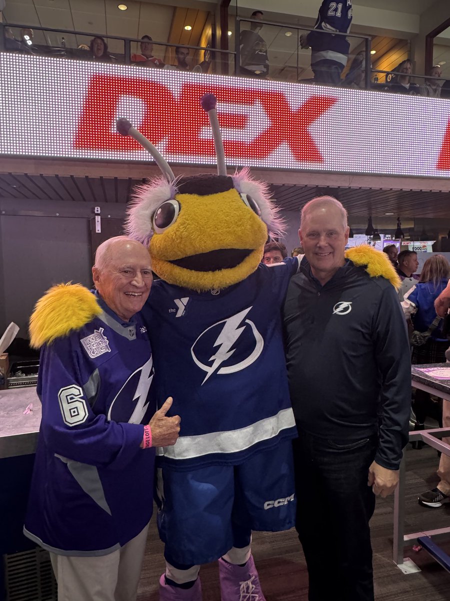 Go Bolts! 💙⚡️ 🤍