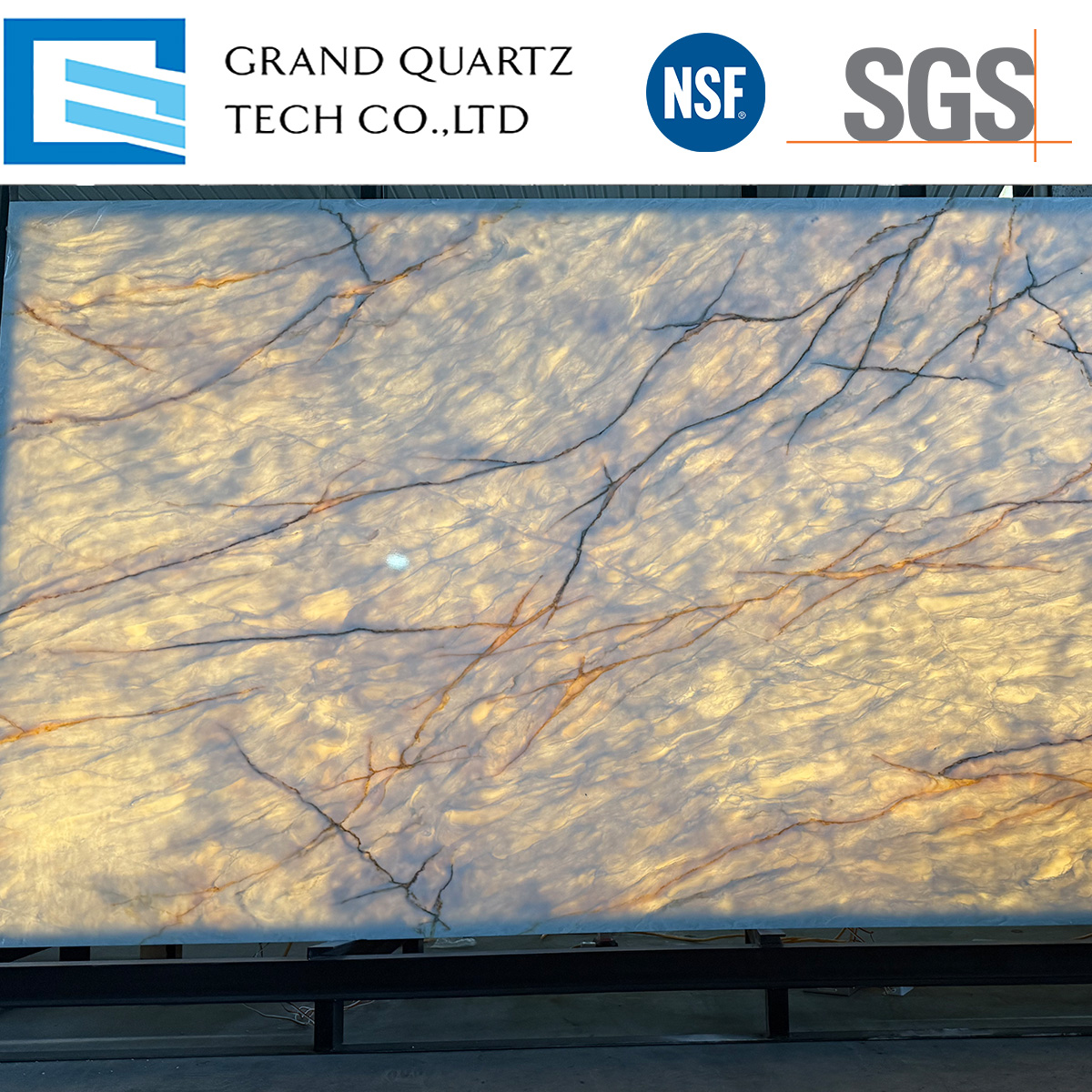 quartz_co's tweet image. Backlit White Translucent Quartz with Gold Veining GQ-T478 delivers a luxurious glow when illuminated. Perfect for backlit bars, islands, reception counters and feature walls. Made in Thailand.👉 grandquartztech.com/backlit-white-… #BacklitDesign #LuxuryInteriors