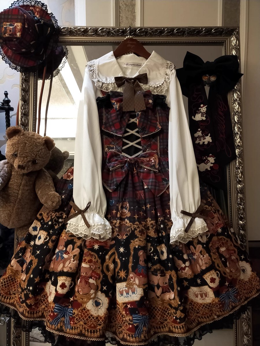 girlism_info's tweet photo. 🐻ご予約受付中🐻

♡「Bear Fantasy」シリーズ♡

柄リボンを使用で統一感のあるジャンパースカート🧸
胸元の編み上げ風デザインにボタンの装飾がポイント♡
後ろは全面シャーリングで着や���さも◎✨

ケープ・小物各種ございます🎀

☆送料無料☆
https://t.co/xTX8rlwOIf

【ご予約は~12/15まで】 https://t.co/CUzvcN7GIr