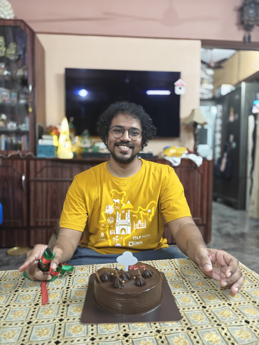 mediocreDevops's tweet image. Turned 28 yesterday and looking back at this year, I&apos;ve done so many things, I visited Korea, Japan, Taiwan, Jeju, Malaysia. I took part in various Dance competitions, went to Kubecon Japan got a talk in Vietnam to speak.

Life is fun when you&apos;re doing things.