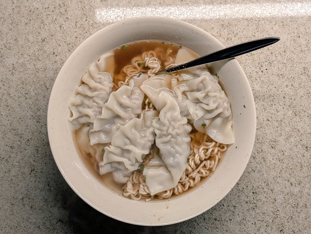 ShirokawaFuu's tweet photo. it's a ramen kind of day ๐๐
#FuudPics https://t.co/i5feWhEB6l