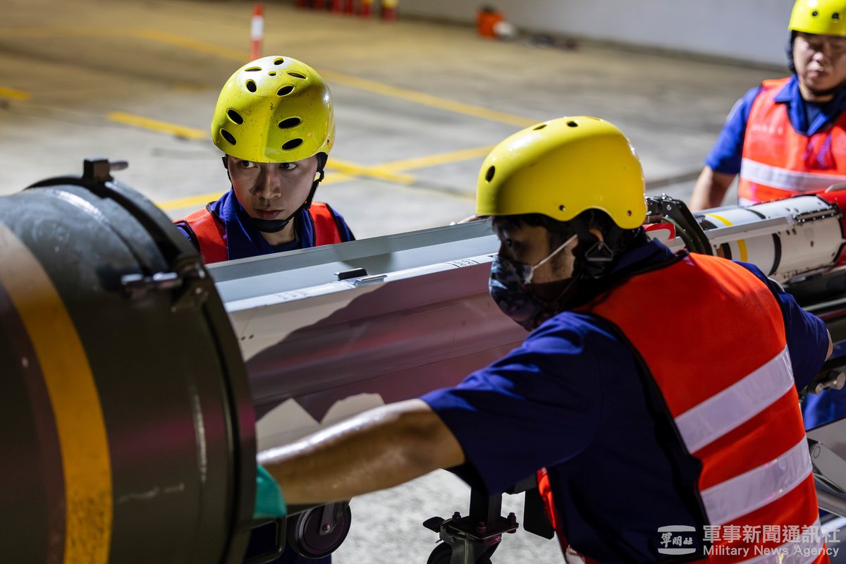 MoNDefense's tweet image. Building strength day and night,
the #ROCArmedForces stand for peace, always.
#PeaceThroughStrength
#InvestInDefenseInvestInPeace